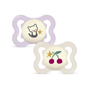 Suzetă MAM Supreme Night, 0-6 luni, suzete luminoase pentru bebeluși, acceptare 94%, previne alinierea greșită a dinților, suzetă pentru nou-născuți, silicon SkinSoft, pisică/cireșă, pachet de 2